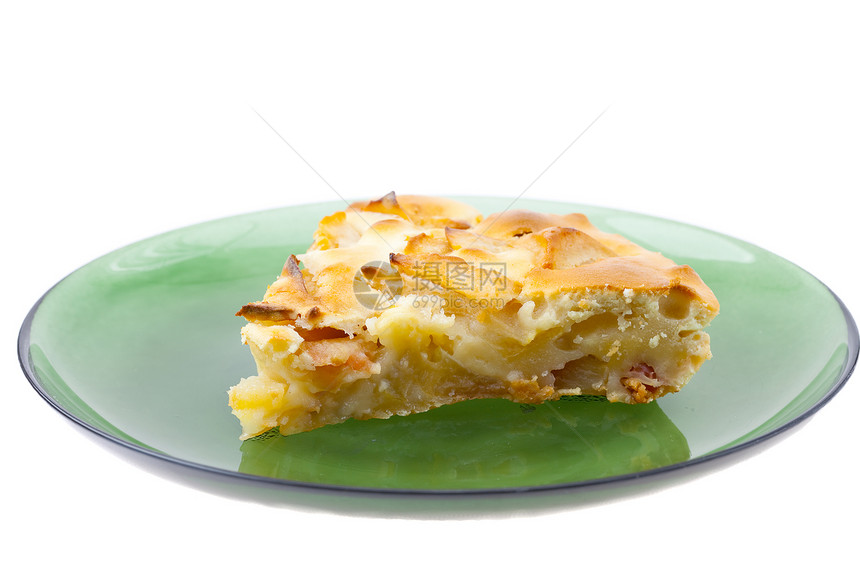 一块苹果馅饼 在白板上被孤立金子烹饪水果盘子诱惑糕点用餐小吃早餐美食图片