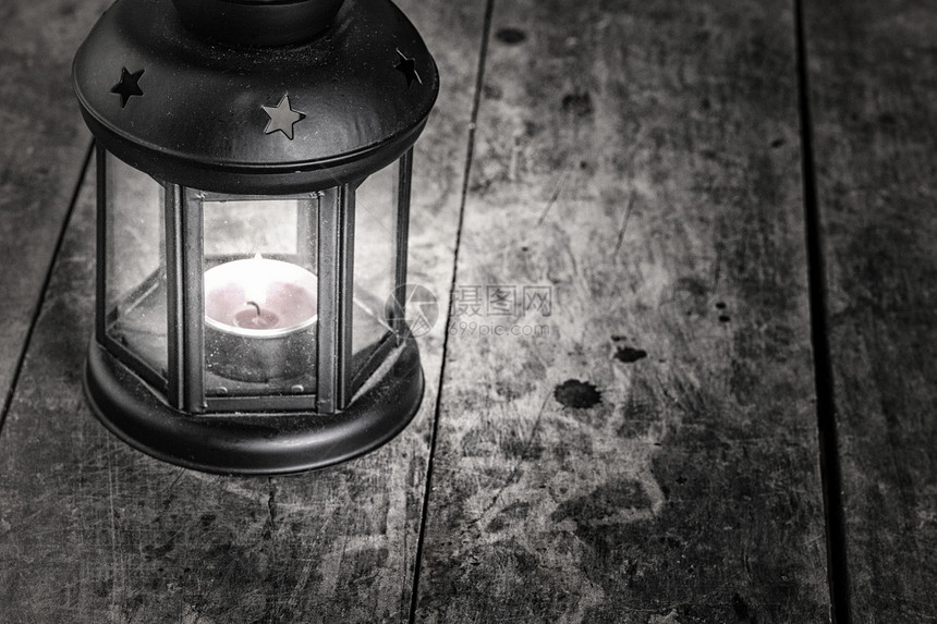 旧灯家具木头装饰桌子玻璃风格阴影蜡烛房子黑色图片