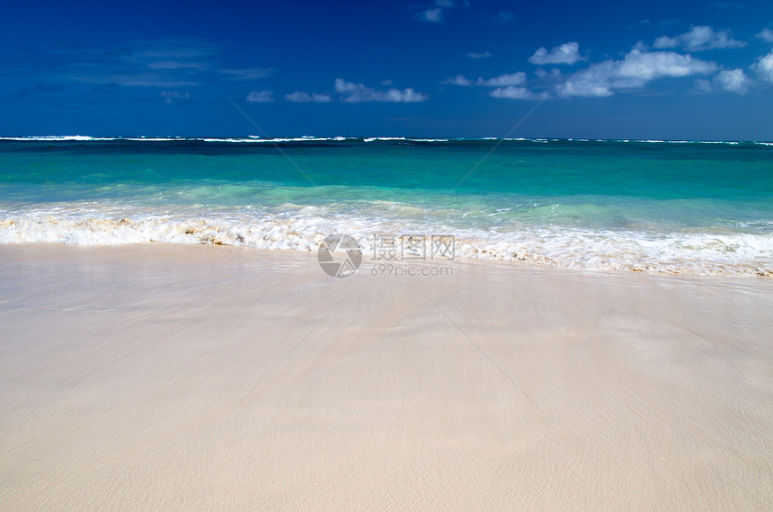 热带海洋海浪海岸线波纹天空椰子阳光假期场景蓝色日落图片