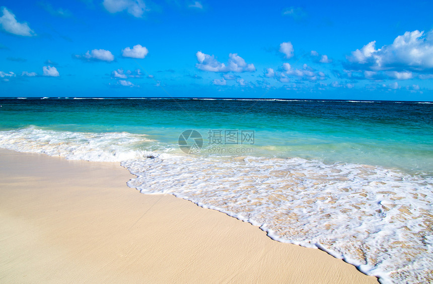 热带海洋日落太阳风景天空海浪场景阳光椰子气候假期图片