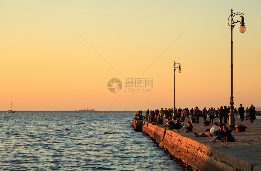 里雅斯特的莫洛阿乌达斯城市天气摩洛时间太阳码头海景天空图片