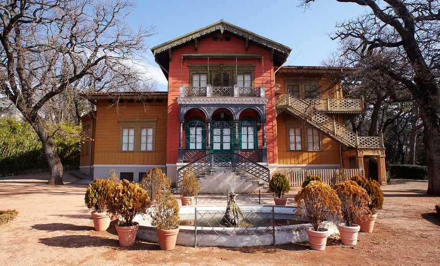 里雅斯特花瓶彩色历史性旅游建筑喷泉栅栏公园房子图片