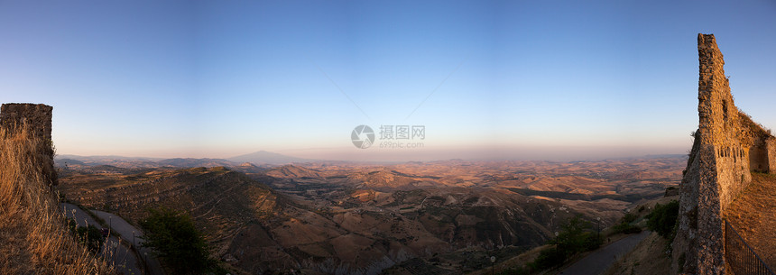 西西里阿索罗镇高度城堡农业全景太阳山脉农村土地废墟共同点图片