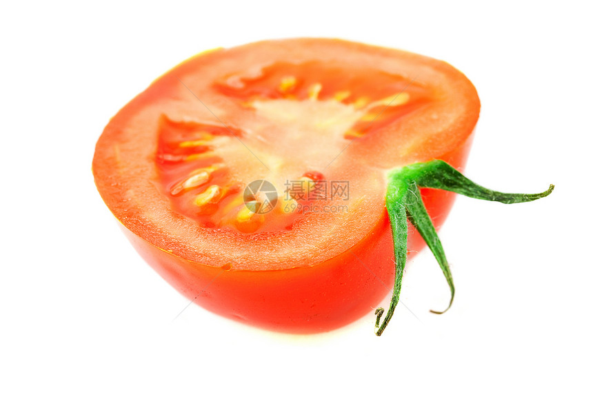 白上孤立的西红柿的一半宏观绿色水平蔬菜白色阴影红色团体食物钥匙图片