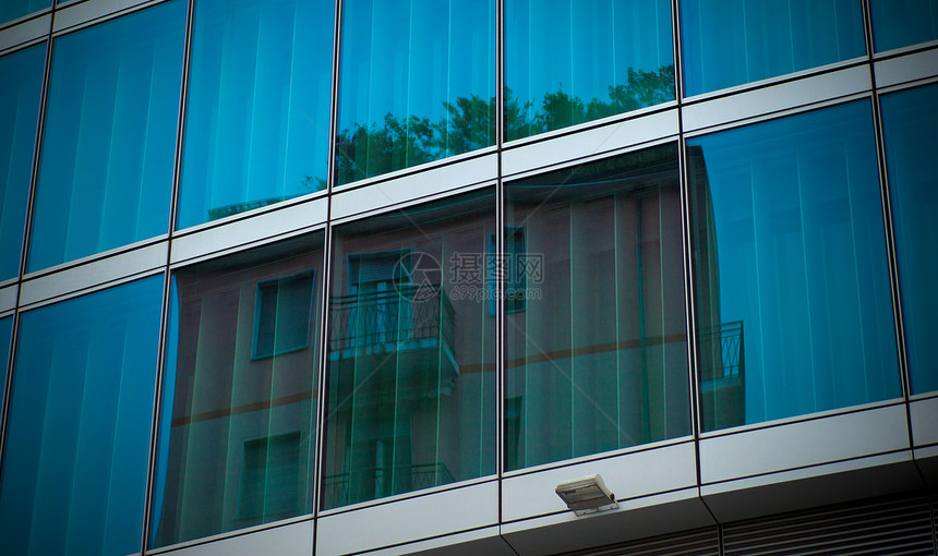 现代建筑镜面玻璃墙图片