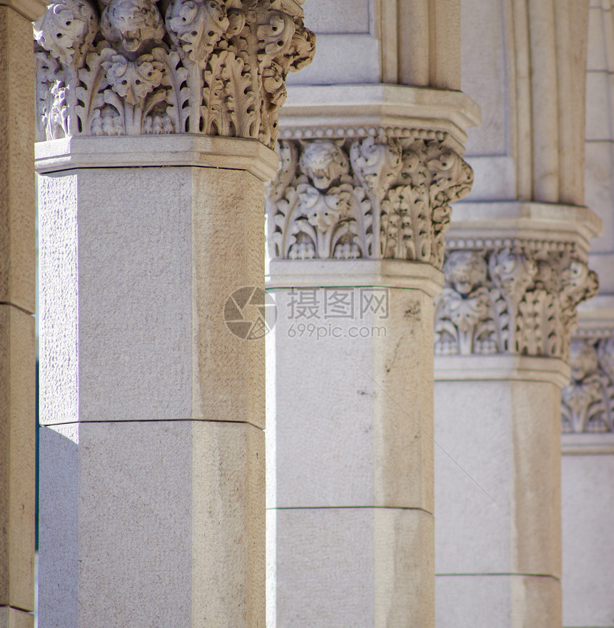 列 里雅斯特建筑大理石装饰柱子艺术雕塑广场雕刻图片
