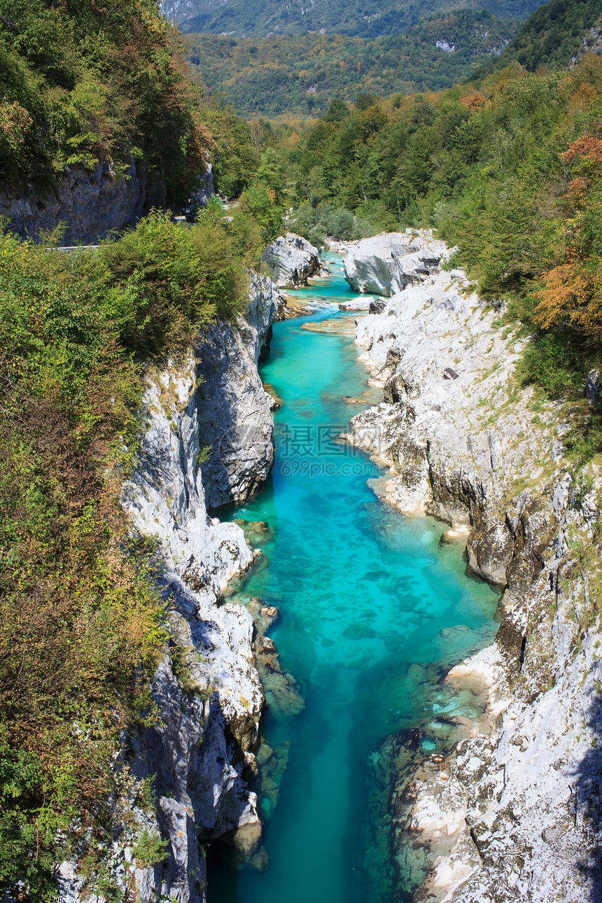 斯洛文尼亚索卡河森林景点绿色自然景观山脉河岸旅游荒野爬坡岩石图片