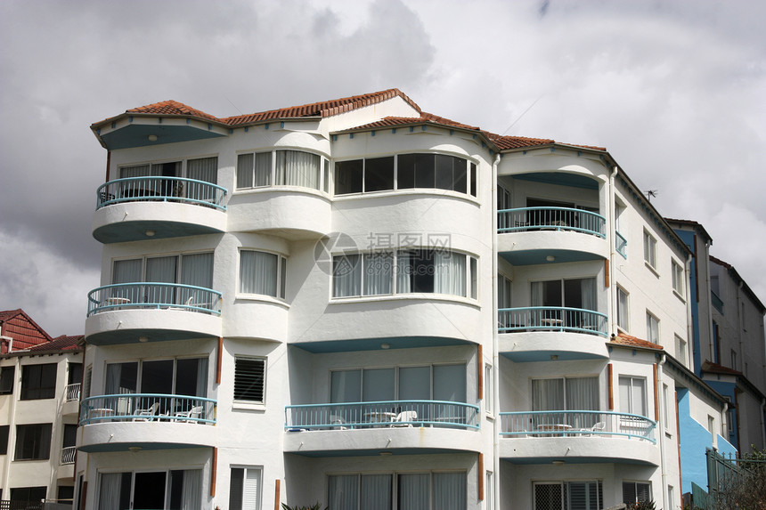 酒店旅馆建筑学公寓城市建筑白色阳台海岸金子图片