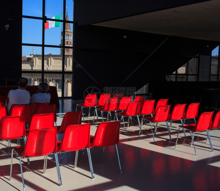 会议室座位塑料窗户音乐会会议广播音乐椅子娱乐红色图片