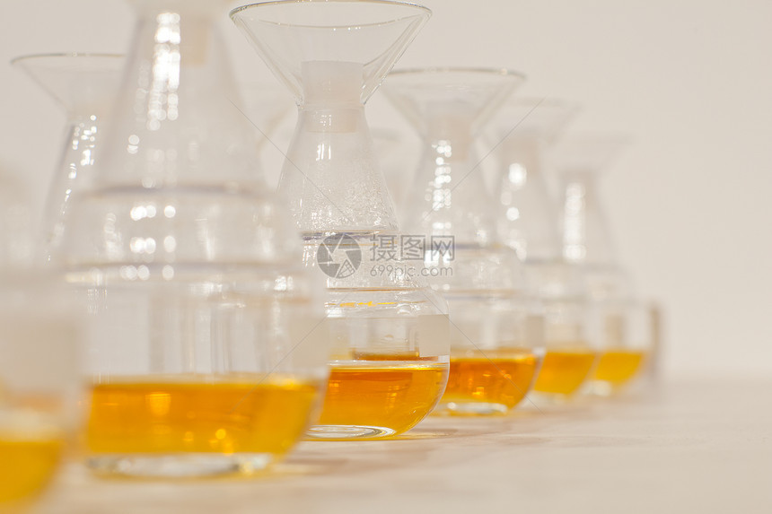 瓶装瓶实验室酒精液体玻璃瓶子黄色图片