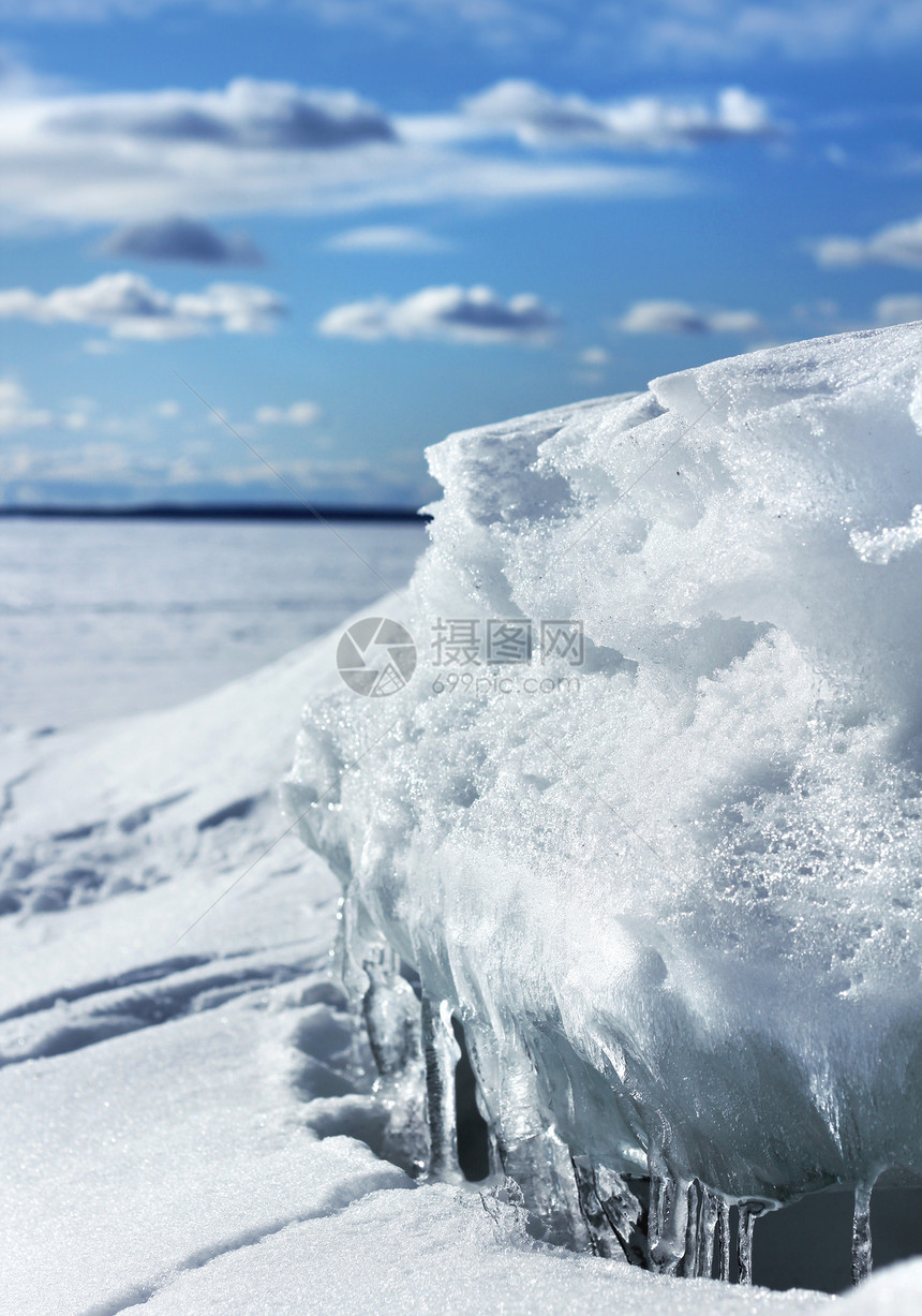 冰雪融雪图片