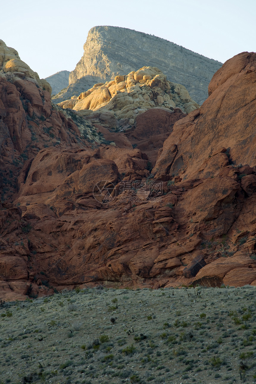 红岩峡谷的岩石形成沙漠岩层风景巨石石头编队图片