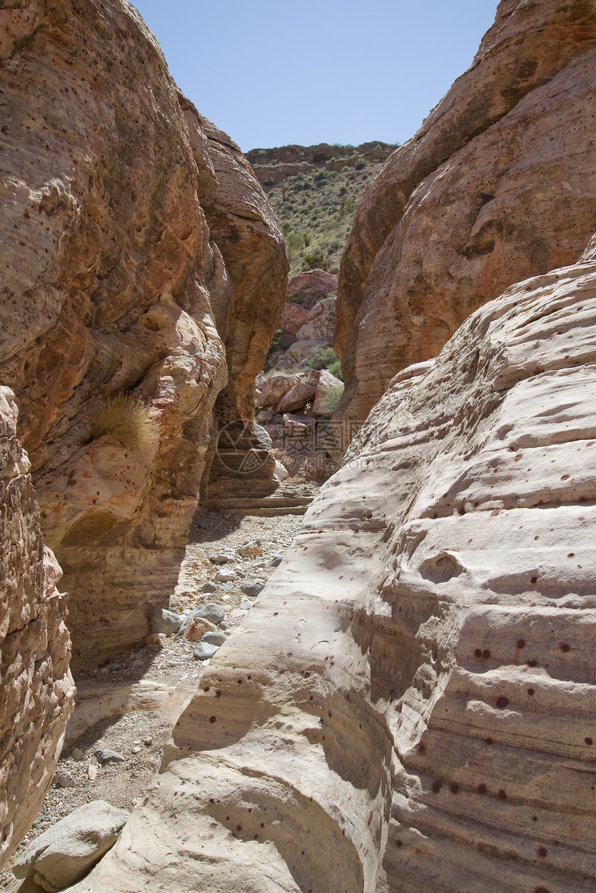 红岩峡谷的岩石形成风景巨石石头编队沙漠岩层图片