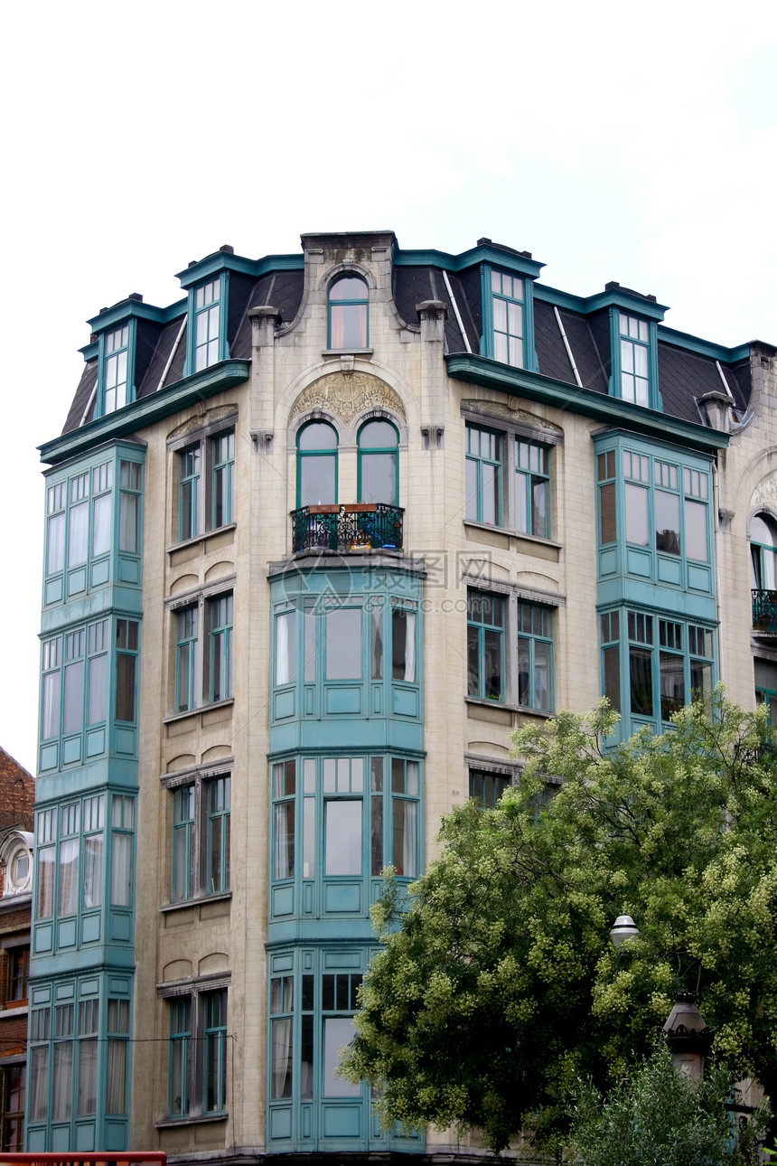 不错的旧房子蓝色窗户地板房屋建筑城市图片