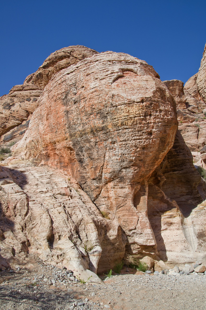 红岩峡谷的岩石形成巨石风景岩层石头编队沙漠图片
