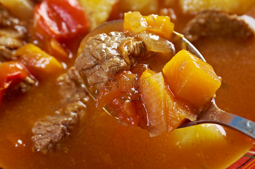 传统保加利亚汤chorba青菜烹饪羊肉饮食蔬菜厨房午餐牛肉盘子食品图片