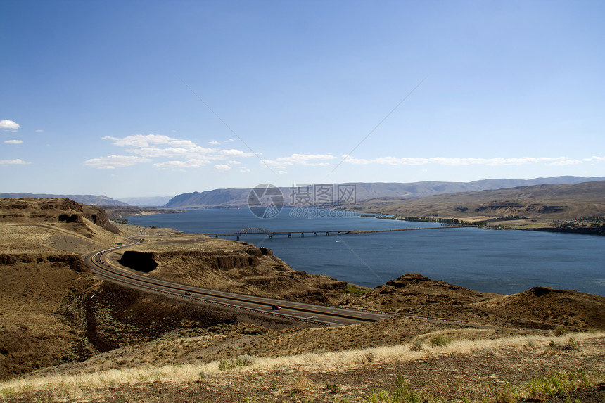 哥伦比亚河渡口山沟山脉旅行全景场地旅游溪流风景水域悬崖图片