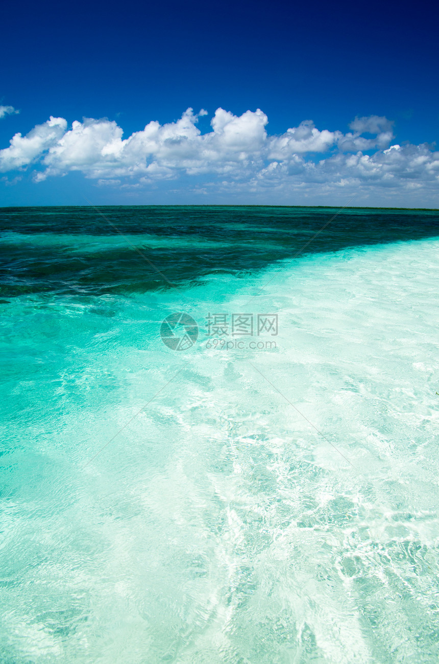 热带海洋边缘风景太阳海景蓝色棕榈旅行海岸线地平线场景图片