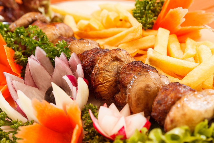 烤牛排肉串猪肉美食食物盘子蔬菜土豆装饰炙烤洋葱风格图片
