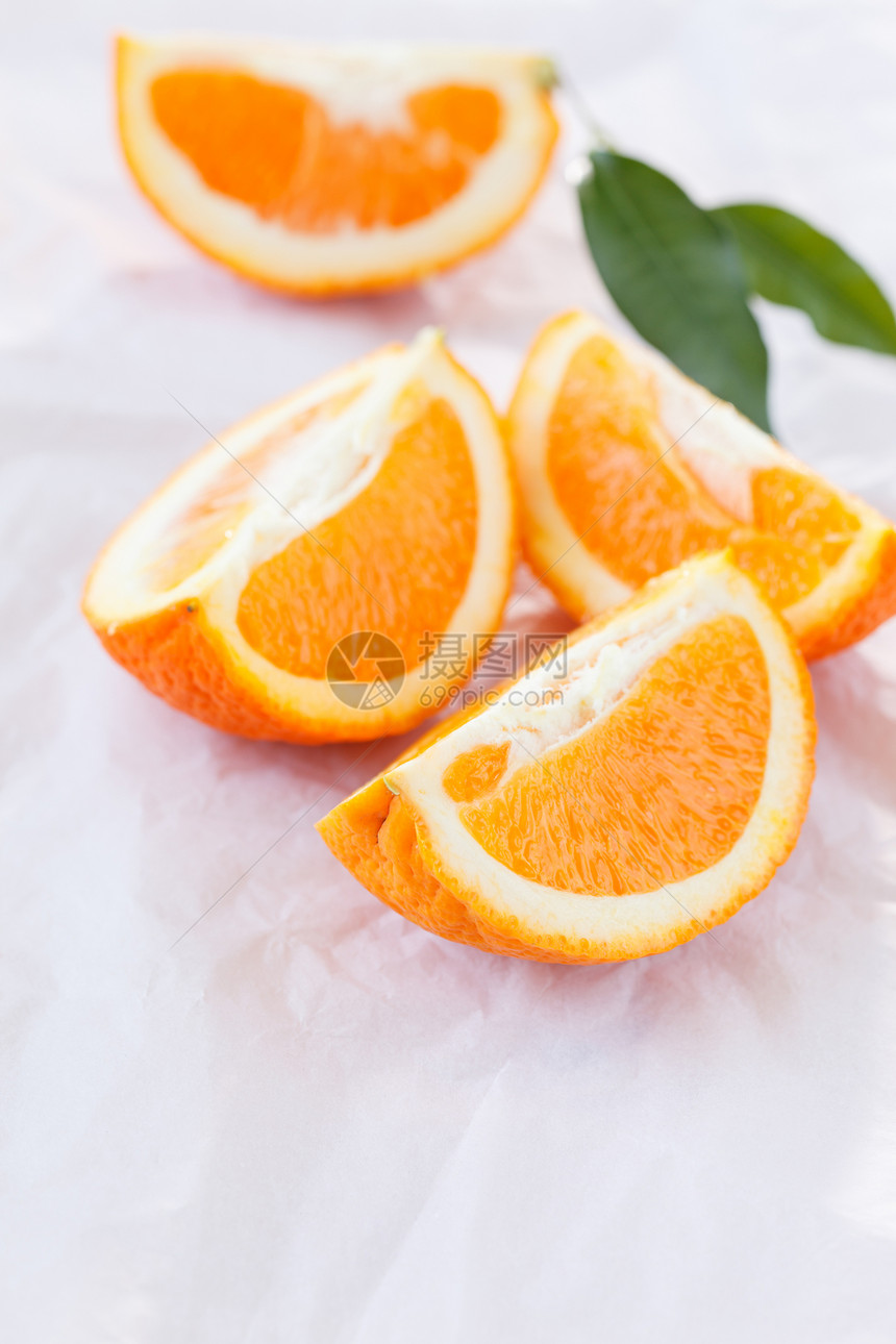 新鲜橙色甜食水果小吃素食树叶橙子饮食热带食物健康饮食图片