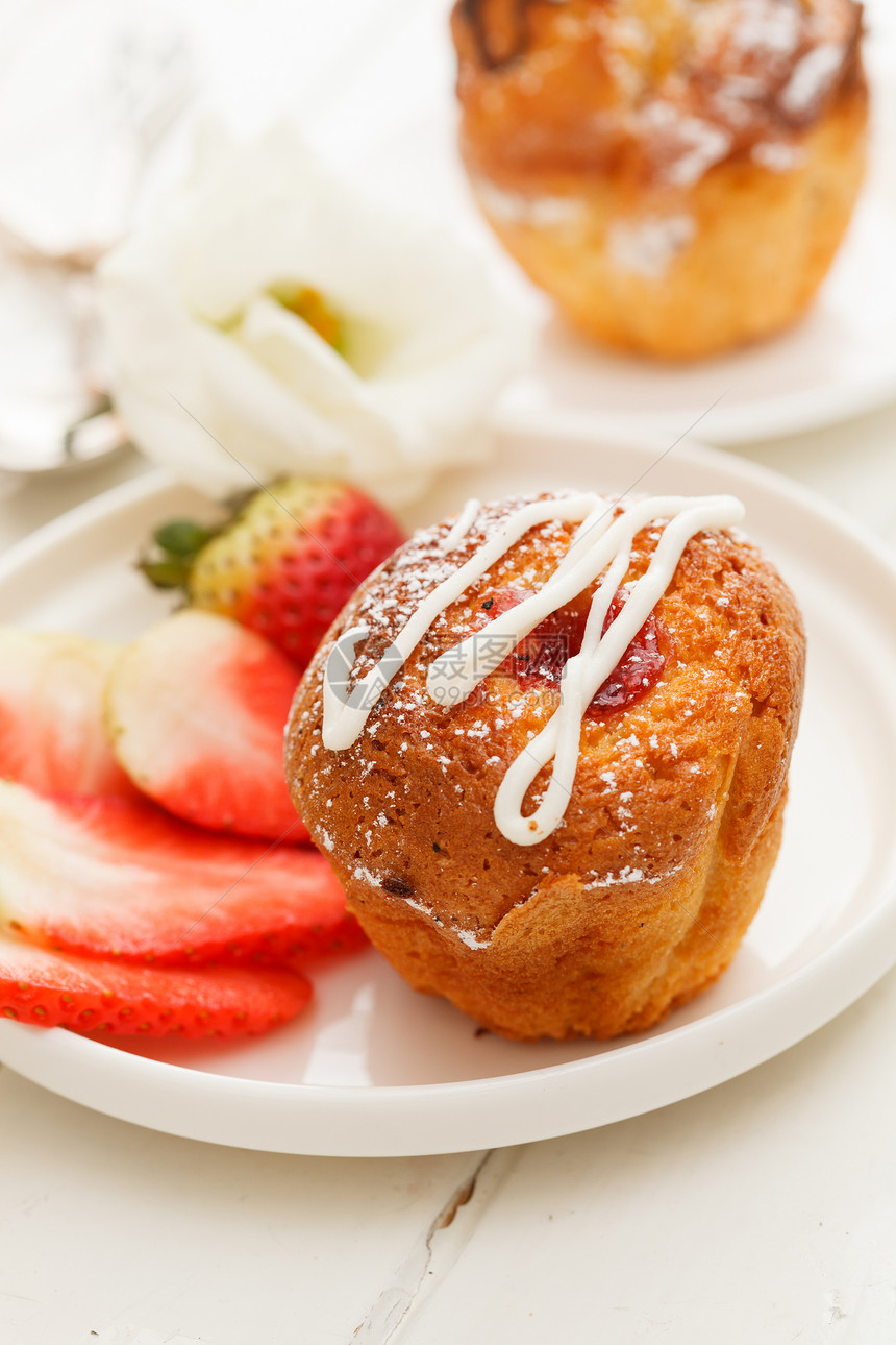 带有草莓的松饼健康饮食甜食白色食物红色甜点浆果小吃面包吃饭图片