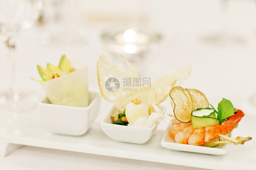 美味的开胃菜坚果沙拉黄瓜盘子水果玻璃胡椒美食文化薄荷图片