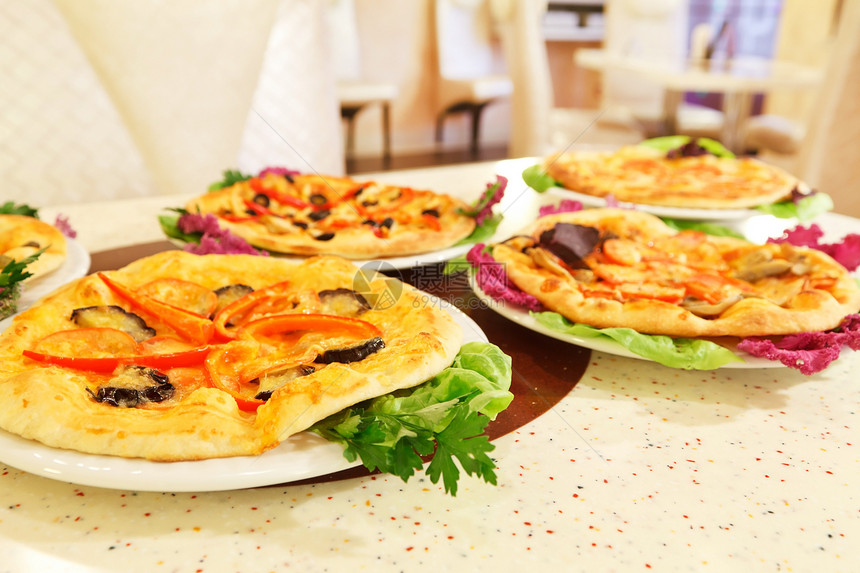 意大利比萨面团小吃沙拉脆皮蔬菜香料香肠厨房胡椒餐厅图片