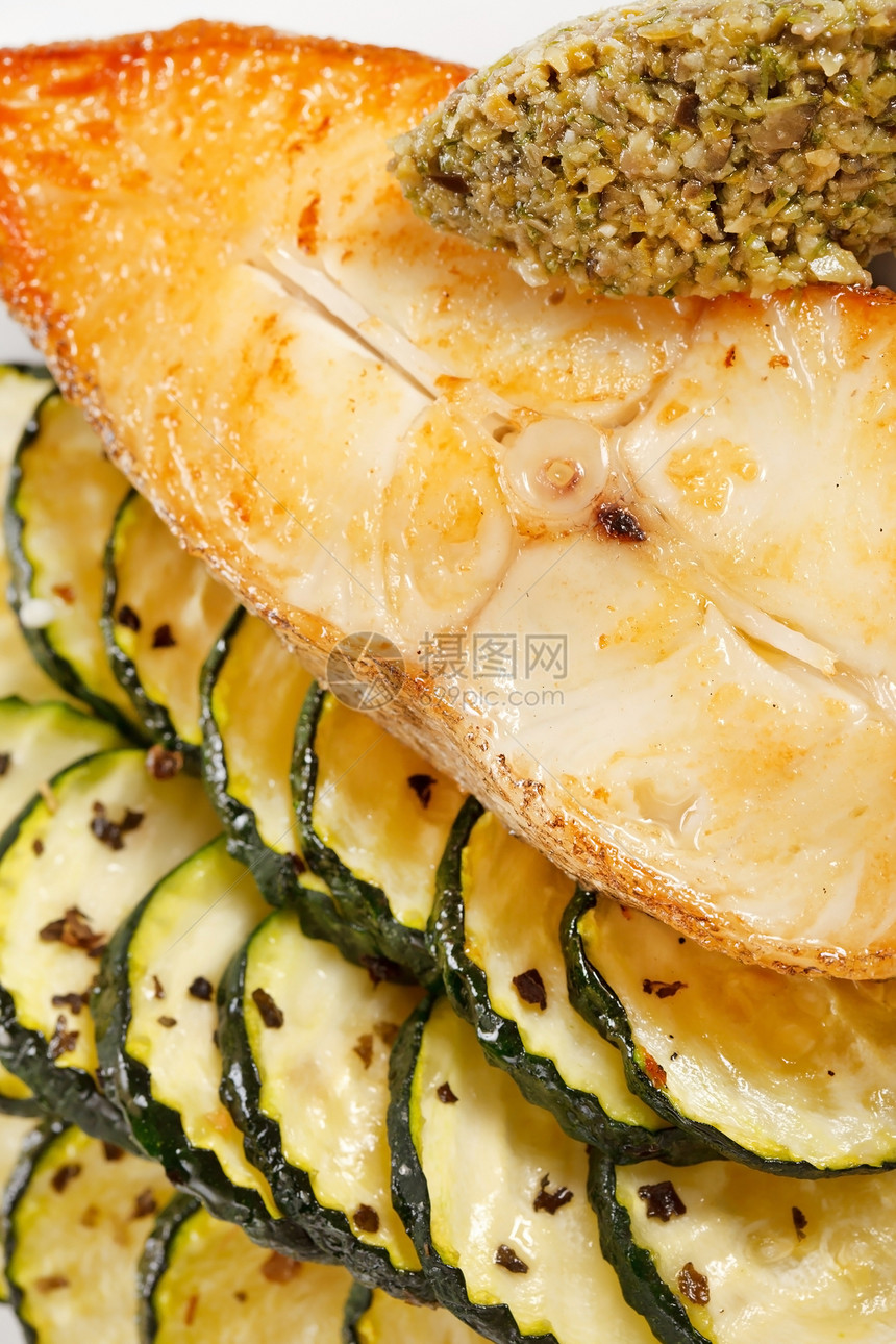 有蔬菜的鱼菠菜胡椒绿色鱼片美食食物蒸汽熟食炙烤产品图片
