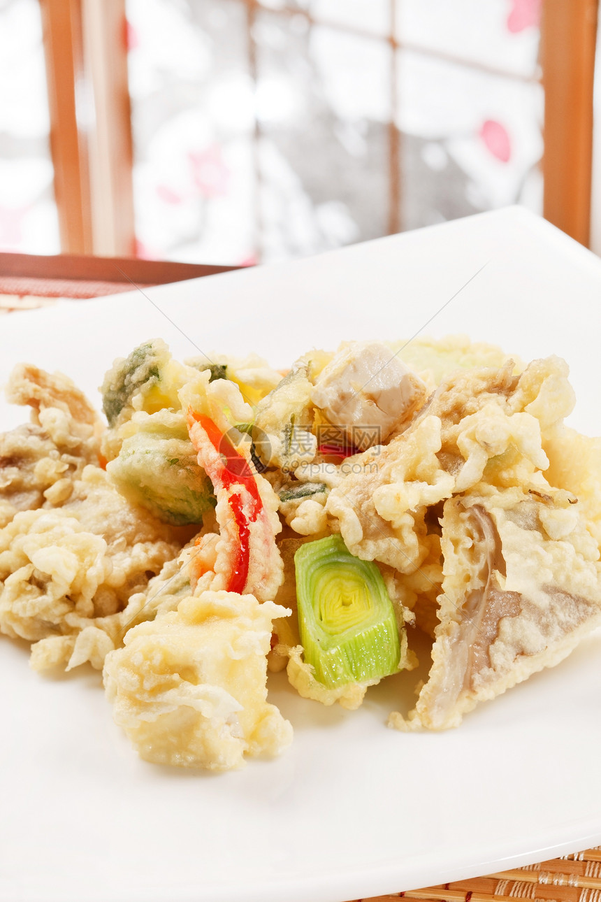 日本食品 日本特姆杜拉鱼片烹饪盘子海苔胡椒海鲜美食海藻茄子豆腐图片