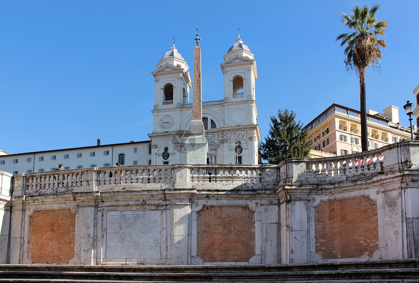 教堂和方尖碑 在她面前 罗马图片