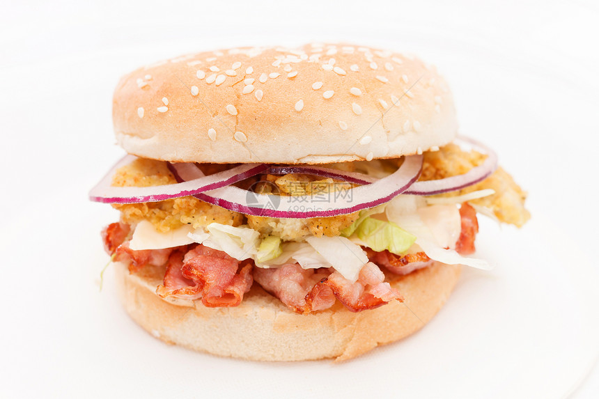 汉堡加培根和蔬菜牛肉盘子油炸火腿芝麻洋葱营养小吃包子饮食图片