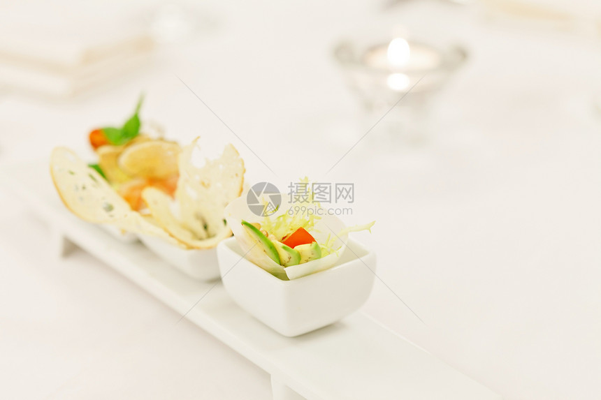 美味的开胃菜盘子用餐胡椒黄瓜水果食物午餐蔬菜美食坚果图片
