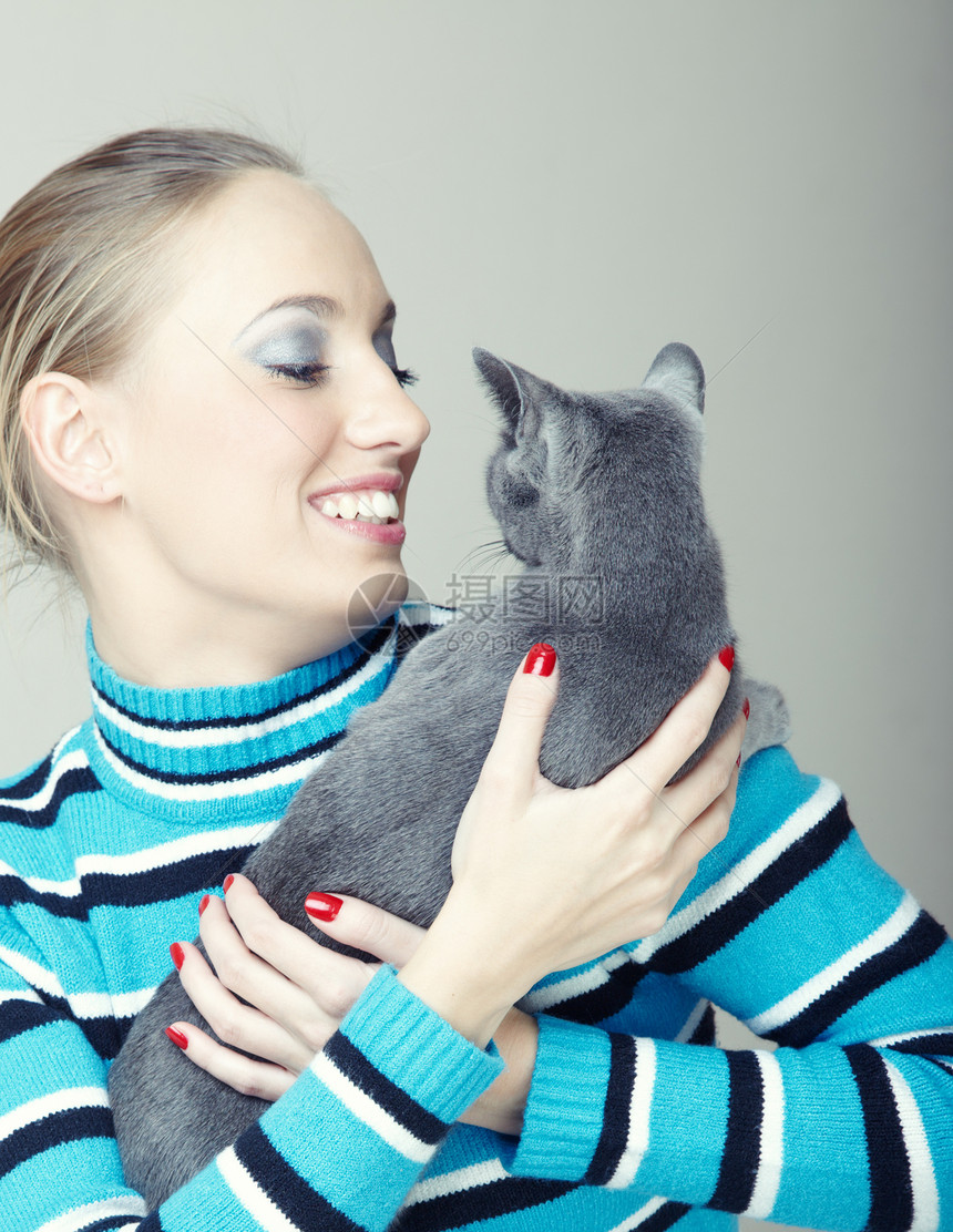 玩猫游戏动物脊椎动物涂层友谊闲暇哺乳动物毛皮小猫男性食肉图片