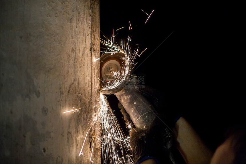 螺旋圆环有火花力量技术工业工厂圆锯制造业生产工程金工磨床图片