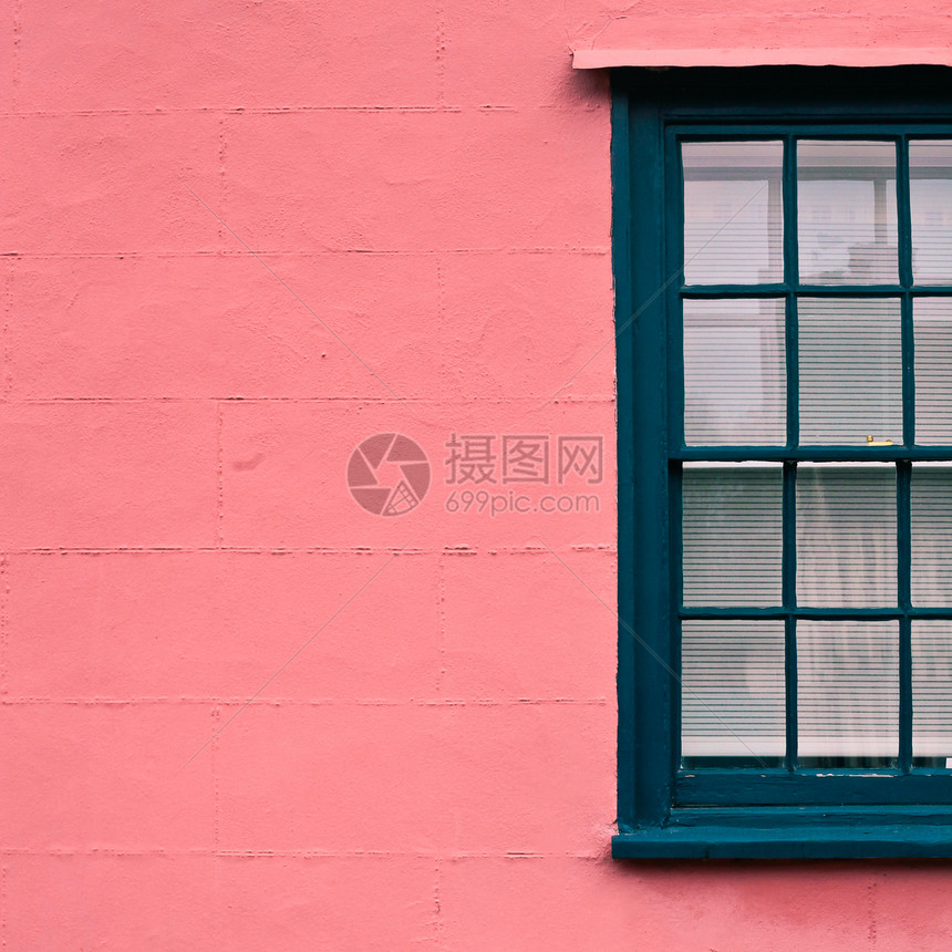 粉红色玻璃石工小屋窗户粉色房子窗扇绿色图片