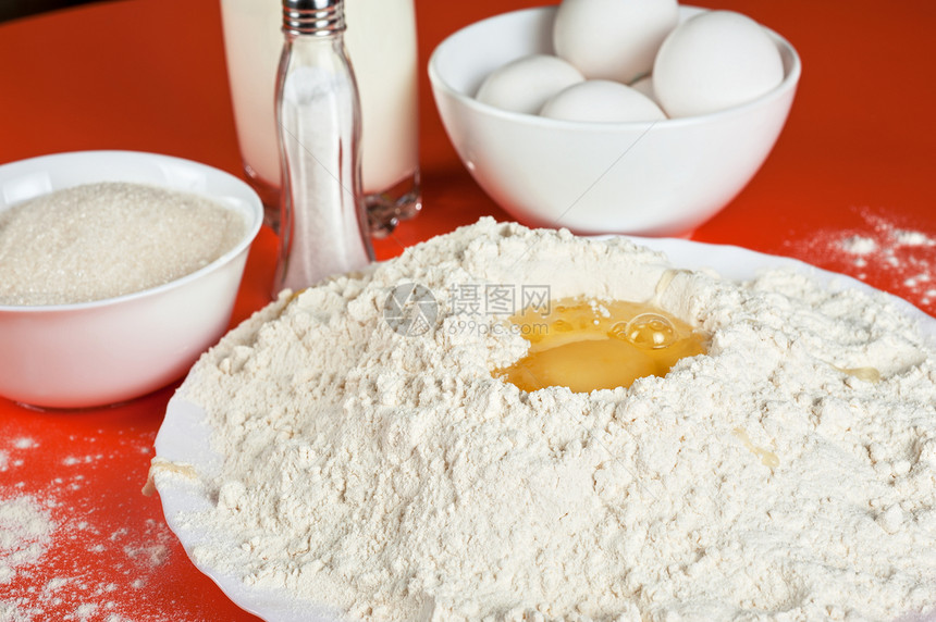 烘制成分黄油面粉生活面团蛋糕烹饪饮食牛奶木板早餐图片