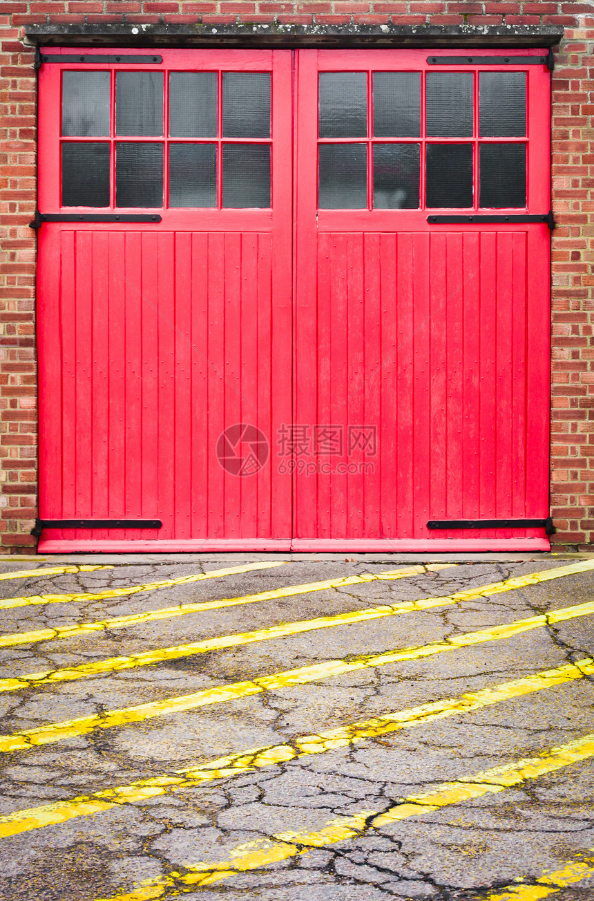 消防站黄色情况入口红色车站贮存车库线条英语锁定图片