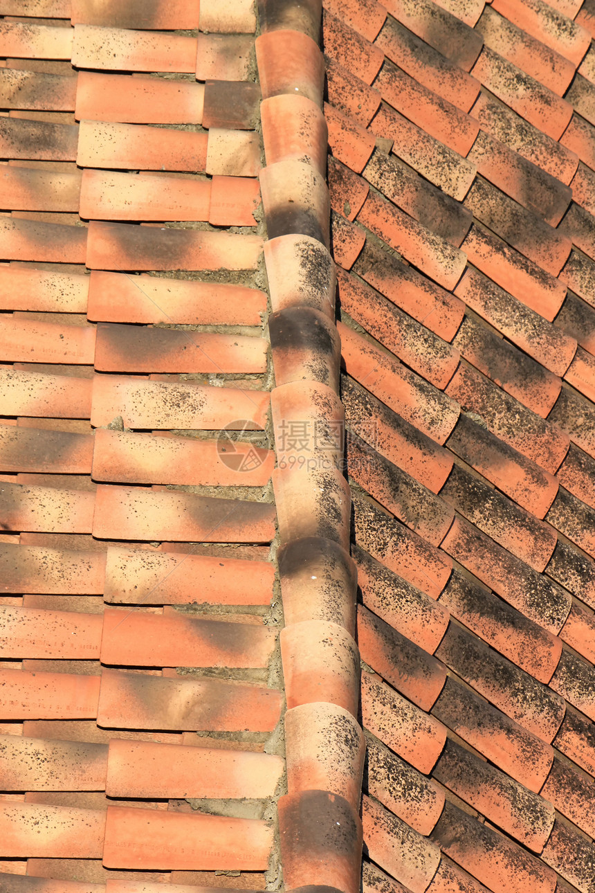 屋顶上铺牌红色黏土住宅制品条纹房子建筑学橙子瓷砖建筑图片