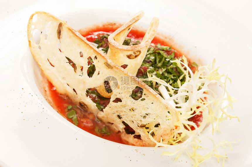 西班牙汤胃菜餐具液体壁球草本植物饮食蔬菜肉汤面包健康美食图片