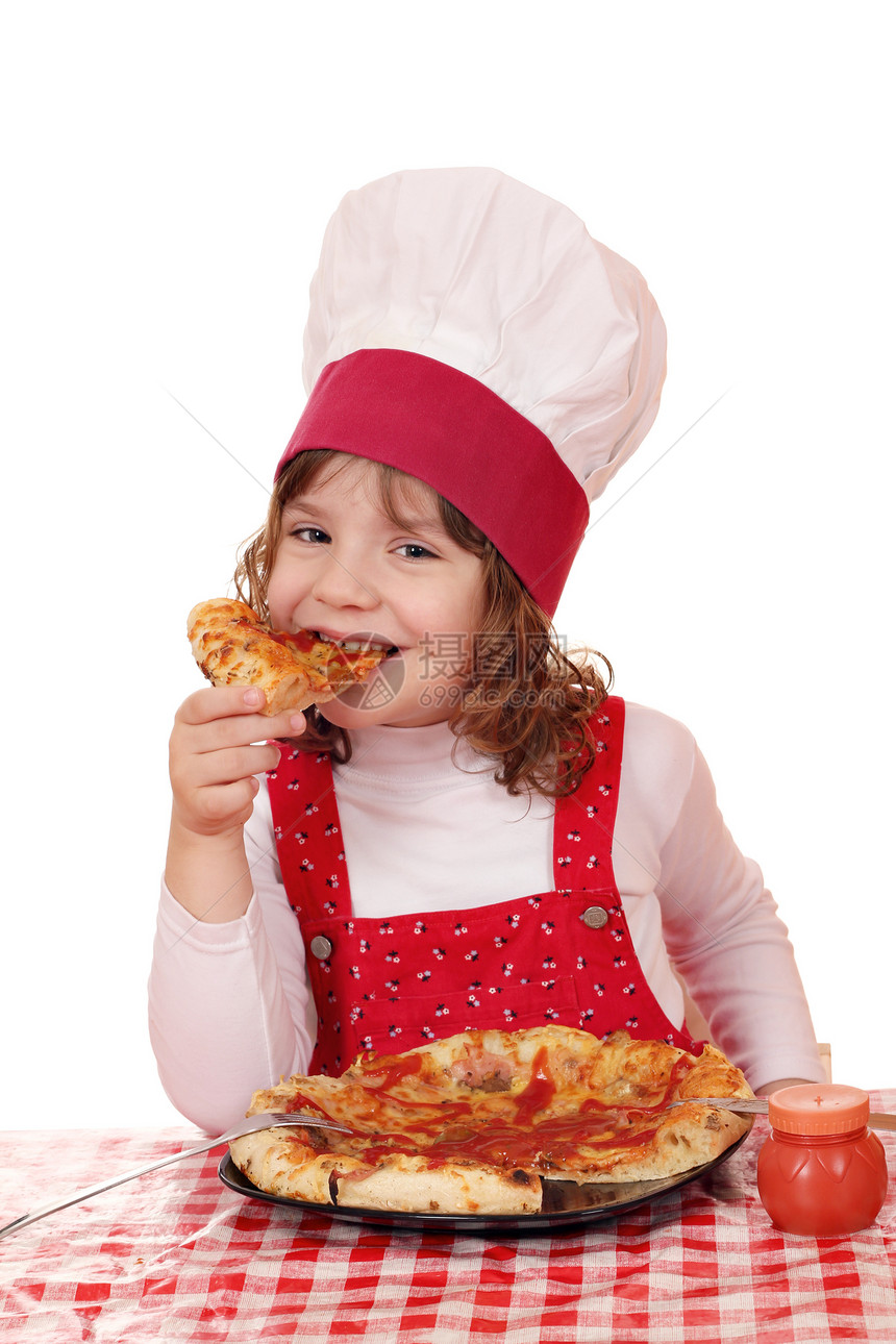 饥饿的小女孩做饭吃比萨图片