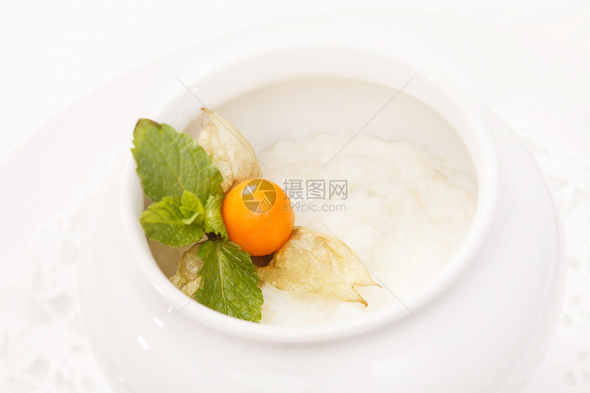 大米的奶油奶制品稀饭餐厅白色谷物美食酸浆粮食陶器牛奶图片