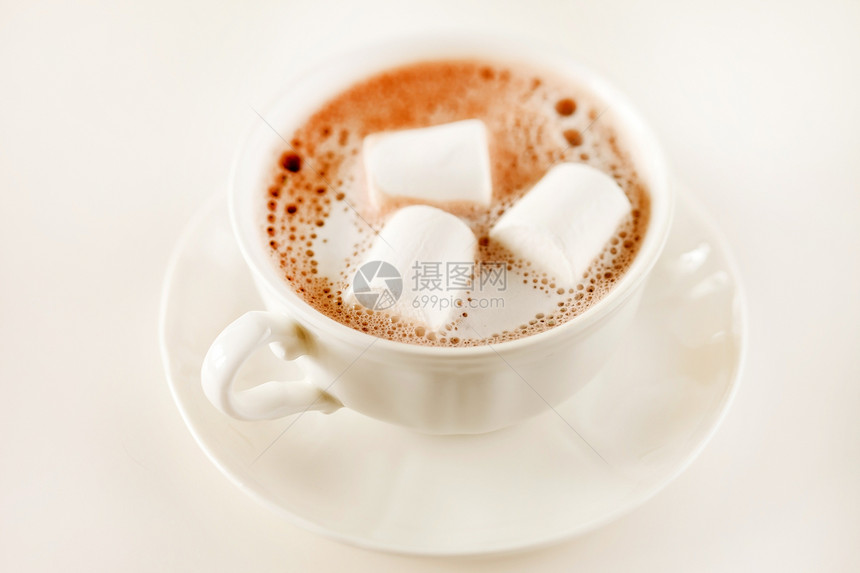热巧克力加棉花糖白色服务棕色可可液体菜肴食物泡沫巧克力杯子图片