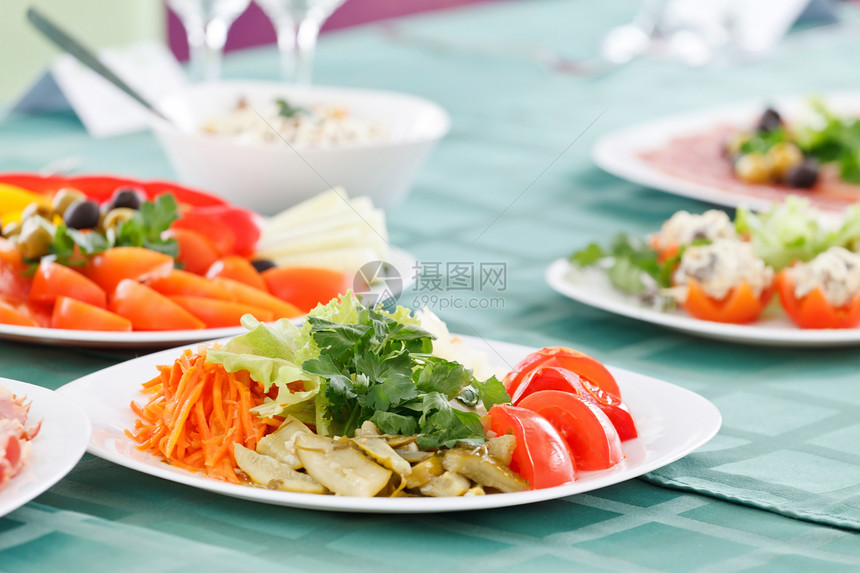 婚礼桌桌环境食物蔬菜宴会餐厅桌布盘子沙拉奢华庆典图片