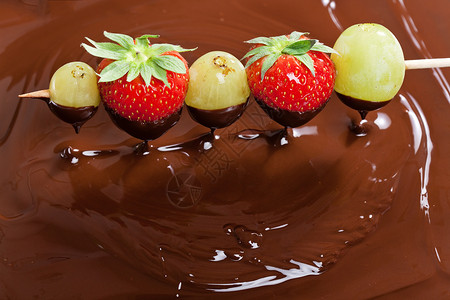 巧克力甜点食物诱惑营养火锅静物水果棕色背景图片