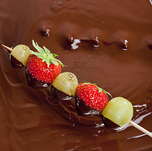 巧克力甜点食物诱惑火锅水果营养静物棕色背景图片