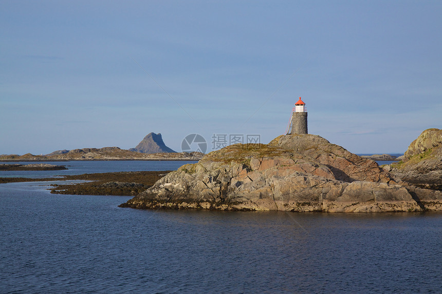 挪威海岸的灯塔图片