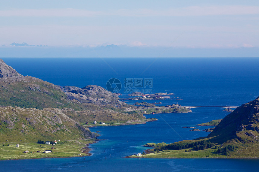 图片 Lofoten海岸线峡湾蓝色全景晴天山脉海岸风景海洋图片