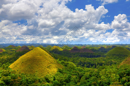 菲律宾巧克力山夏天旅游高清图片
