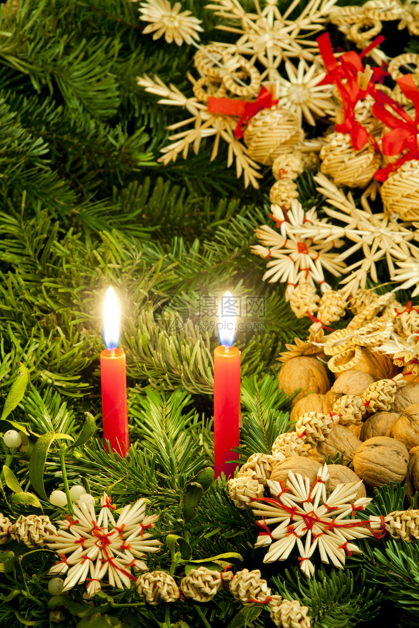 圣诞节还带着蜡烛静物符号核桃坚果内饰传统图片