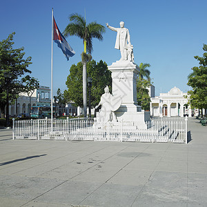 古巴雕塑Parque Jos Marti 西恩富戈斯 古巴外观手掌历史性旗帜棕榈旅行正方形艺术雕像世界背景